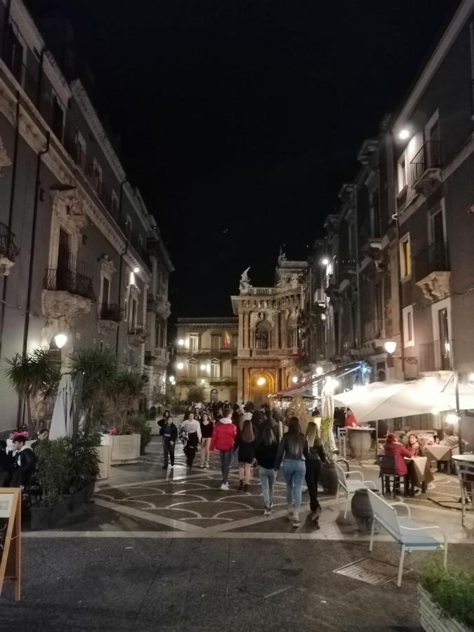 Etnacity Guest House Apartment Catania Bagian luar foto